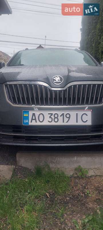 Универсал Skoda Superb 2014 в Сваляве