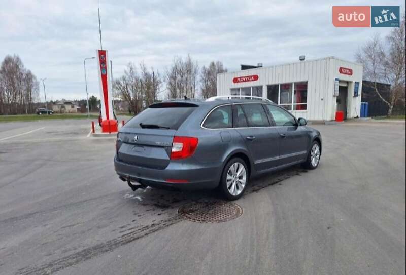 Универсал Skoda Superb 2014 в Сваляве