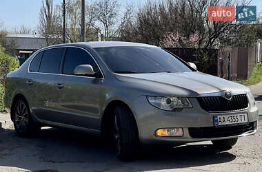 Лифтбек Skoda Superb 2012 в 
