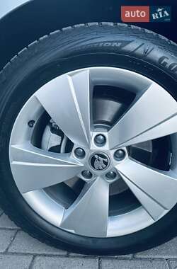 Лифтбек Skoda Superb 2019 в 