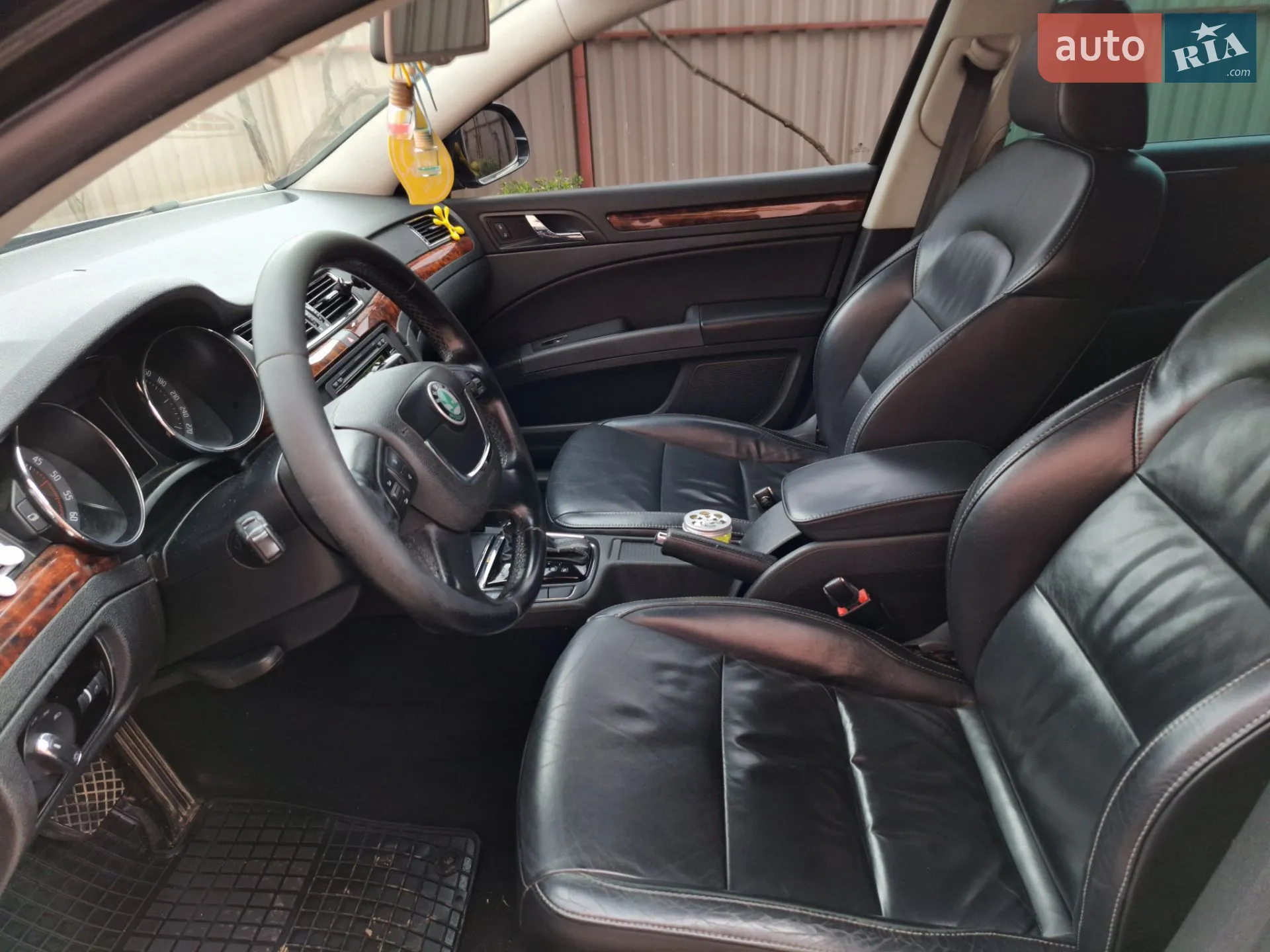 2010 Skoda Superb - мініатюра 13