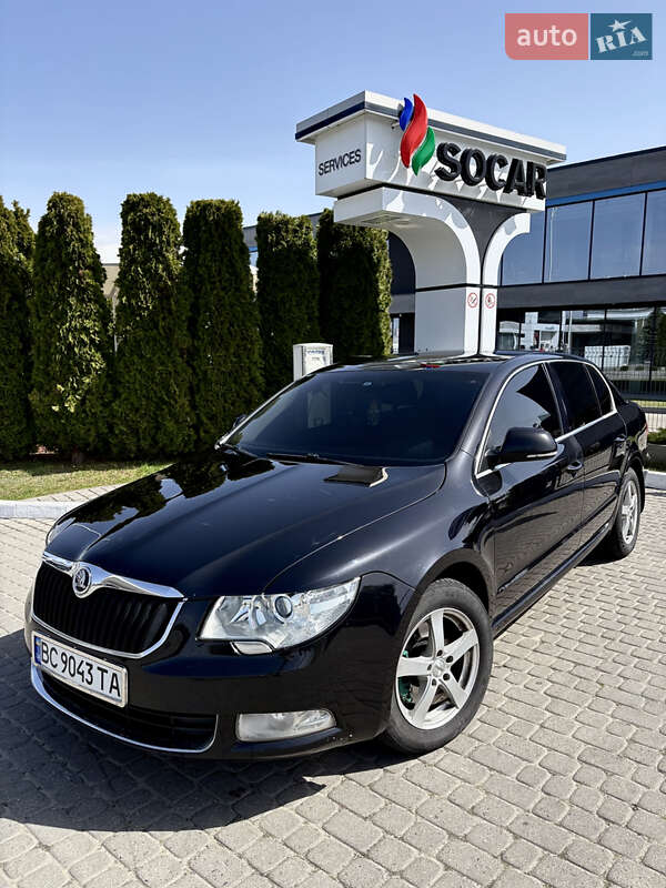 Лифтбек Skoda Superb 2010 в 