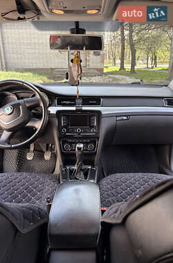 Лифтбек Skoda Superb 2010 в 