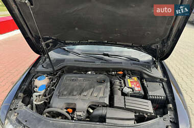 Лифтбек Skoda Superb 2012 в 