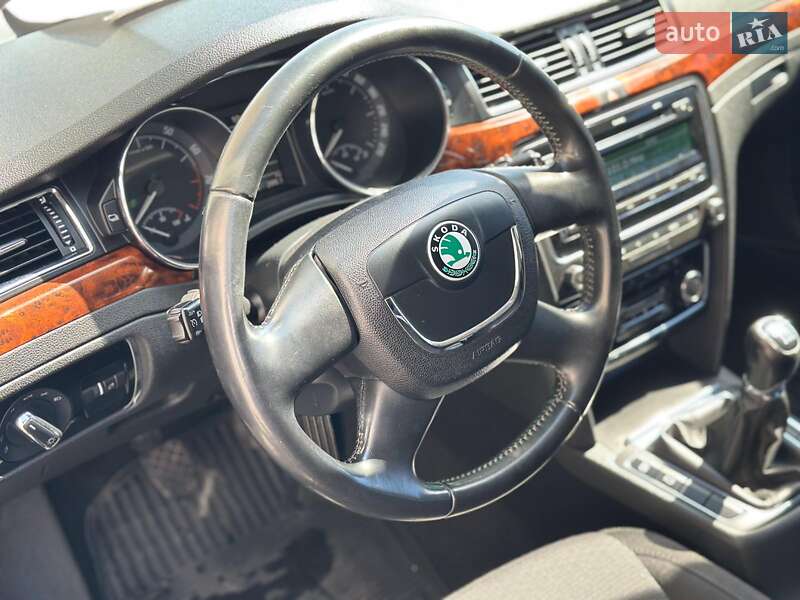 Лифтбек Skoda Superb 2013 в Одессе