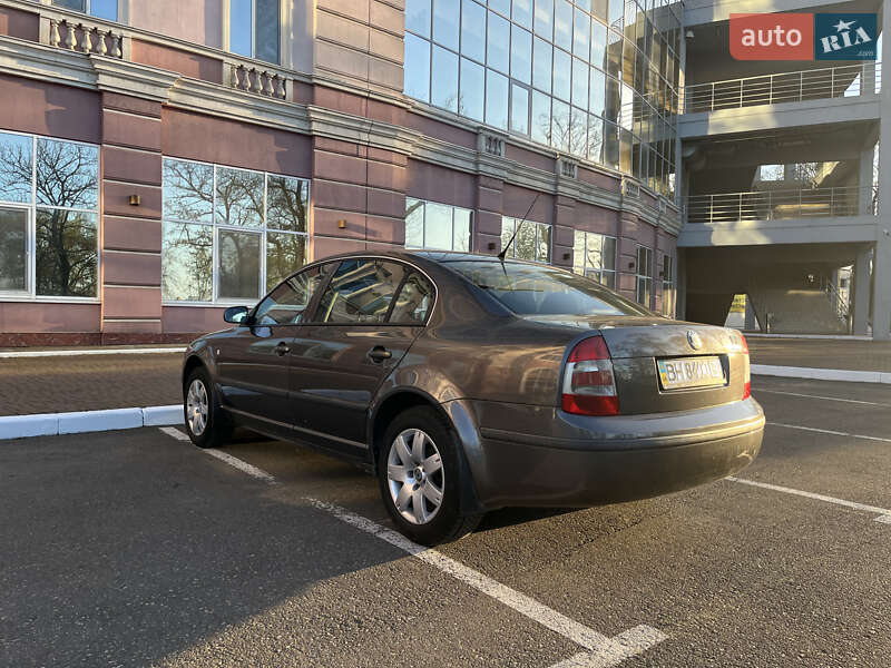 Skoda Superb 2005