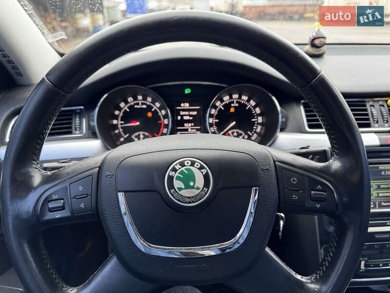 Лифтбек Skoda Superb 2012 в Шептицькому