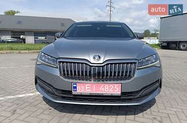 Лифтбек Skoda Superb 2019 в 