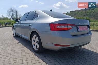 Лифтбек Skoda Superb 2019 в 
