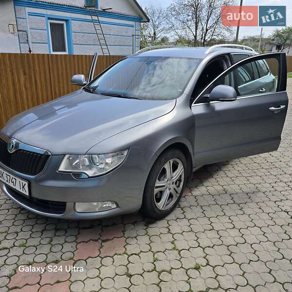 Skoda Superb 2011