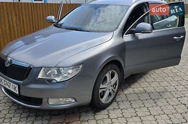 Універсал Skoda Superb 2011 в 