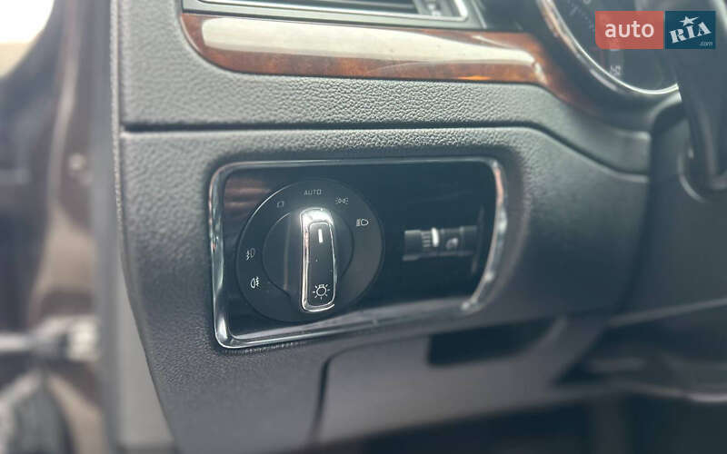 Универсал Skoda Superb 2013 в Черновцах