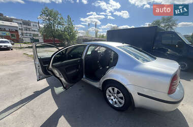 Лифтбек Skoda Superb 2005 в 