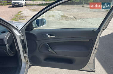 Лифтбек Skoda Superb 2005 в 