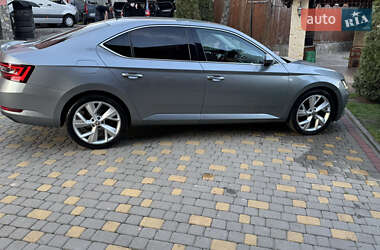 Лифтбек Skoda Superb 2019 в 