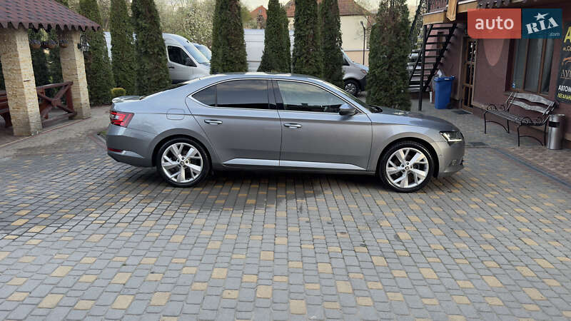 Лифтбек Skoda Superb 2019 в Сваляве