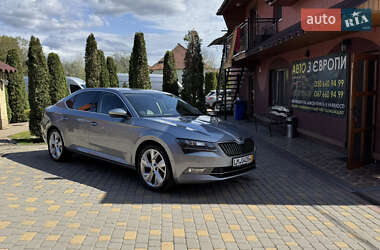 Лифтбек Skoda Superb 2019 в 