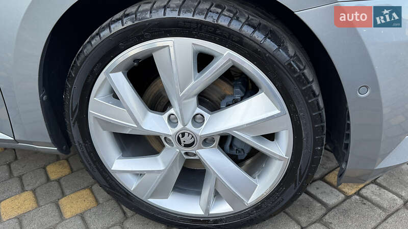 Лифтбек Skoda Superb 2019 в Сваляве