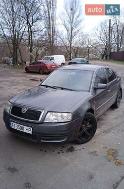 Лифтбек Skoda Superb 2004 в 