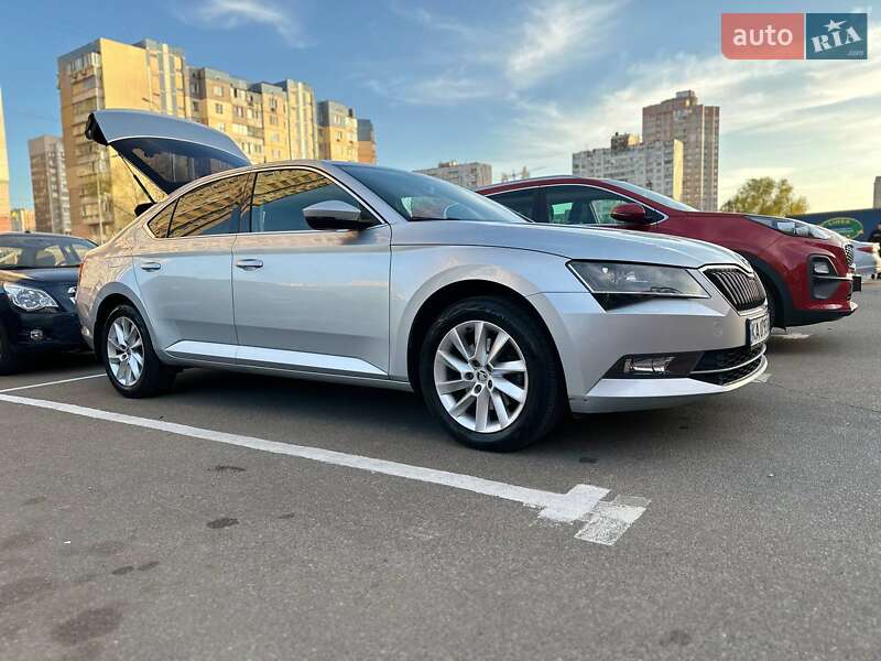 Лифтбек Skoda Superb 2018 в Киеве