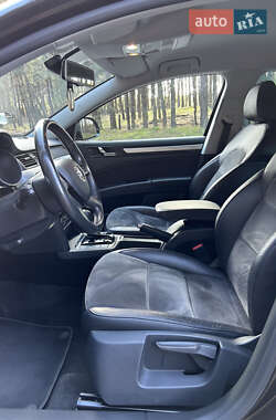 Універсал Skoda Superb 2013 в 