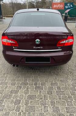Лифтбек Skoda Superb 2010 в 