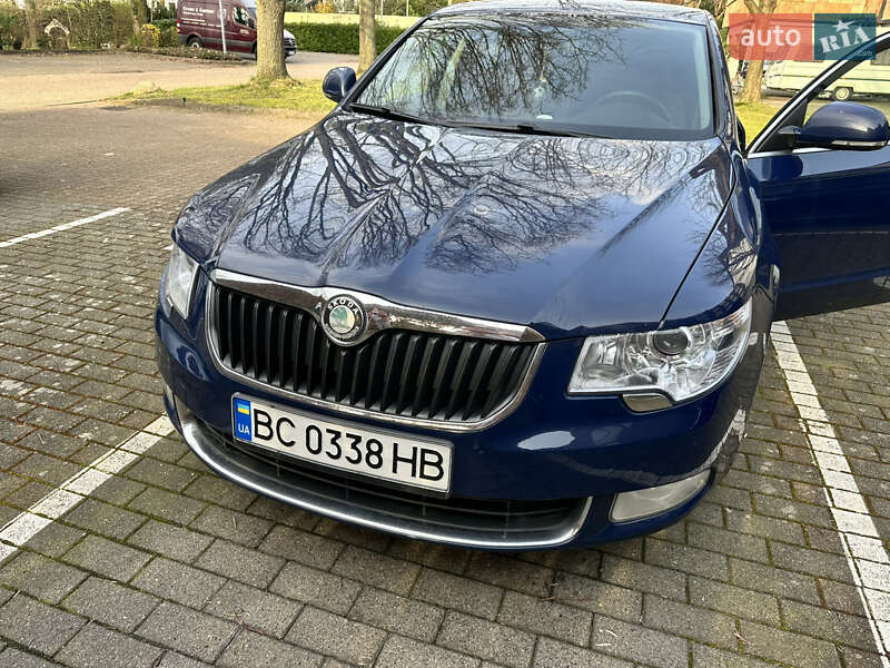 Skoda Superb 2011