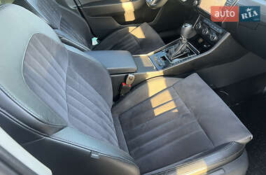 Лифтбек Skoda Superb 2017 в 