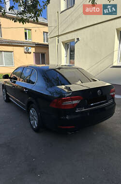 Лифтбек Skoda Superb 2013 в 