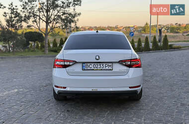 Ліфтбек Skoda Superb 2015 в 