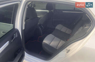 Лифтбек Skoda Superb 2013 в 