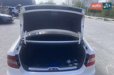 Лифтбек Skoda Superb 2013 в 