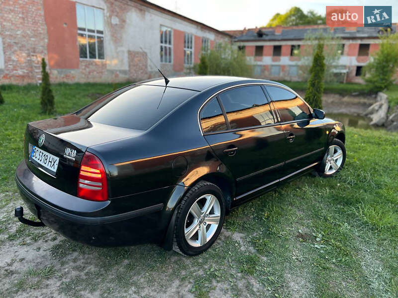 Лифтбек Skoda Superb 2006 в Дрогобыче