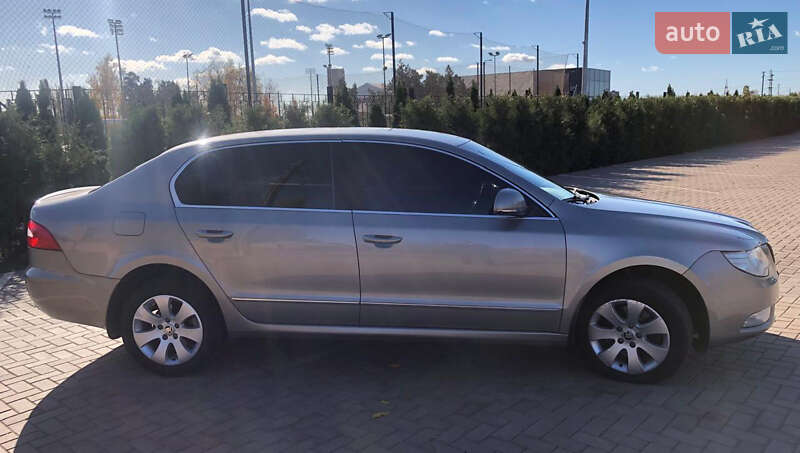 Лифтбек Skoda Superb 2012 в Кривом Роге