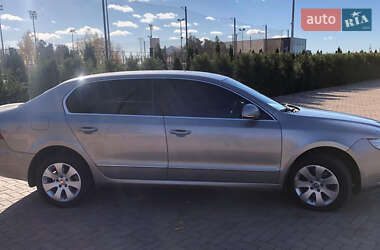 Лифтбек Skoda Superb 2012 в 