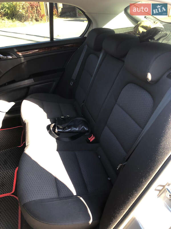 Лифтбек Skoda Superb 2012 в Кривом Роге