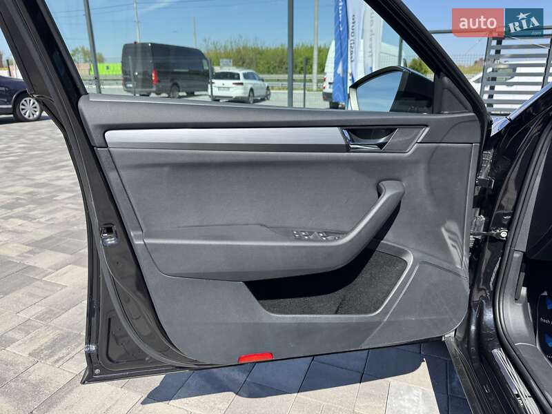 Універсал Skoda Superb 2018 в Рівному