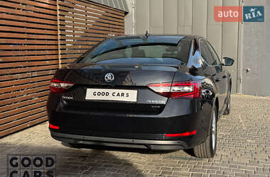 Ліфтбек Skoda Superb 2018 в 