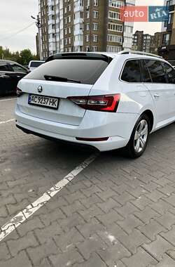 Универсал Skoda Superb 2017 в 