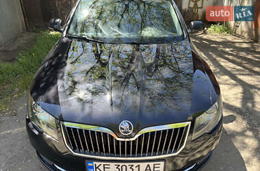 Лифтбек Skoda Superb 2014 в 