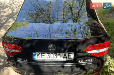 Лифтбек Skoda Superb 2014 в 