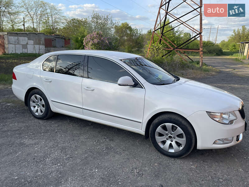 Ліфтбек Skoda Superb 2012 в Кривому Розі