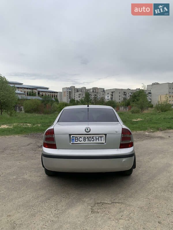 Ліфтбек Skoda Superb 2004 в Бориславі
