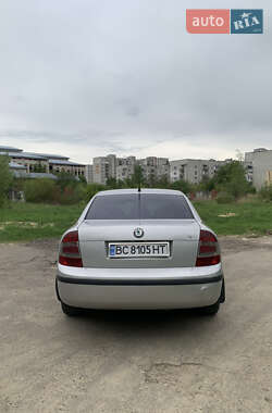 Лифтбек Skoda Superb 2004 в 