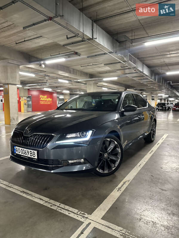 Лифтбек Skoda Superb 2017 в Мукачево