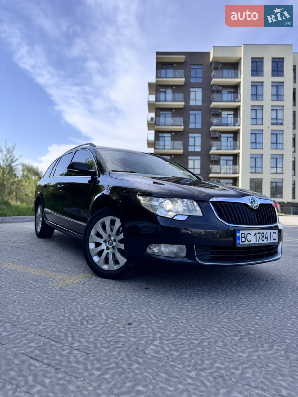 2010 Skoda Superb - мініатюра 14
