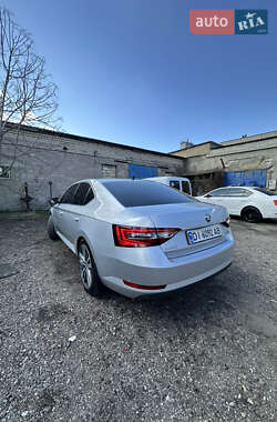 Лифтбек Skoda Superb 2015 в 
