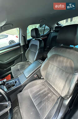 Лифтбек Skoda Superb 2015 в 