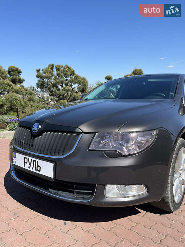 Ліфтбек Skoda Superb 2009 в Чернівцях