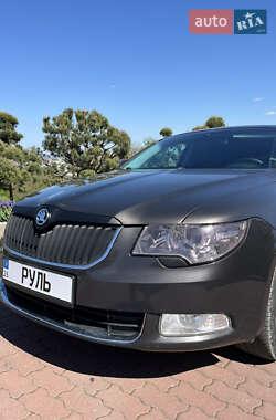 Лифтбек Skoda Superb 2009 в 